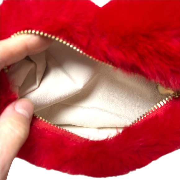 bag heart red furry small pocket 4x6.6 removable chain strap - Picture 10 of 12